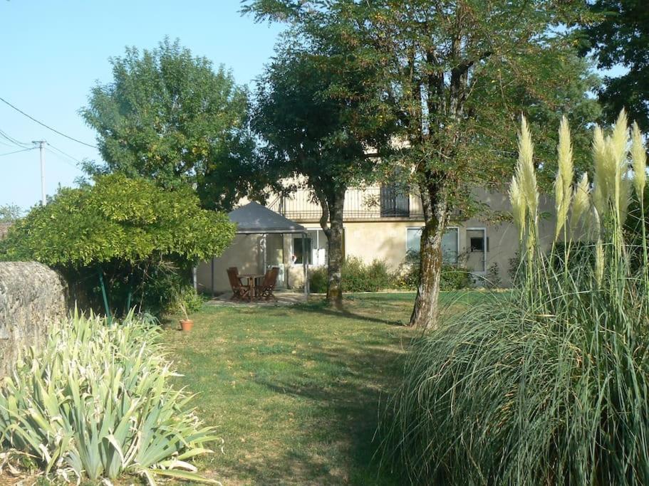 Maison Calme Au Coeur Des Vignes Sainte-Colombe  Exteriör bild